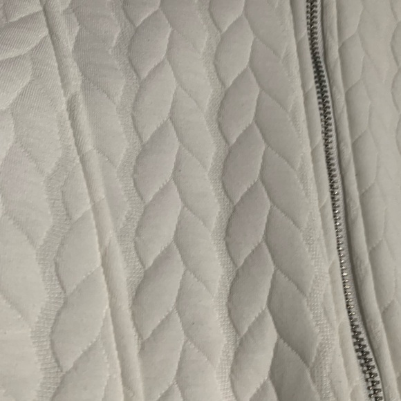 Divided  size 4  beautiful Jacket. - Picture 2 of 8